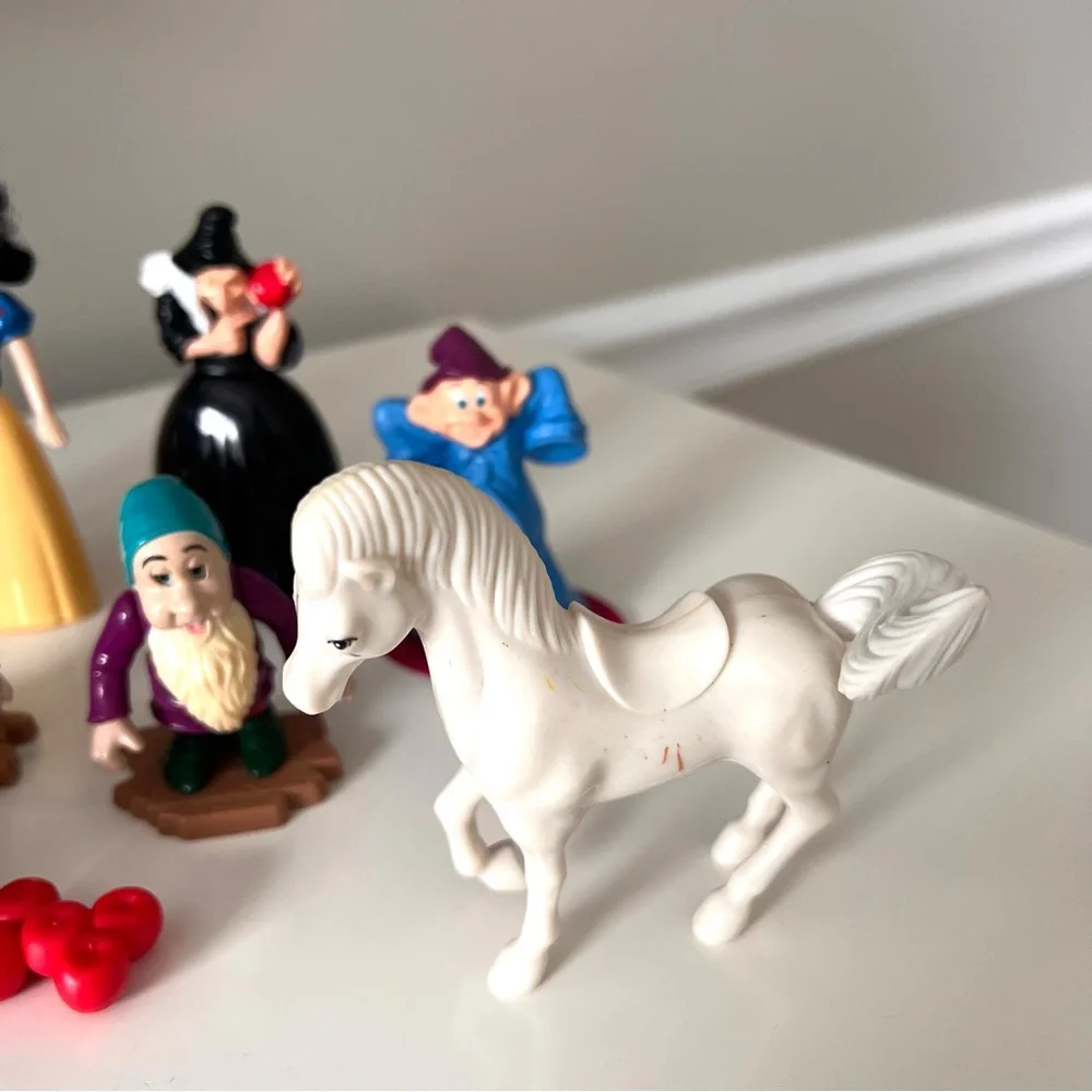 Vintage Snow White And Accessories Collectable McDonalds Happy Meal Toys Lot